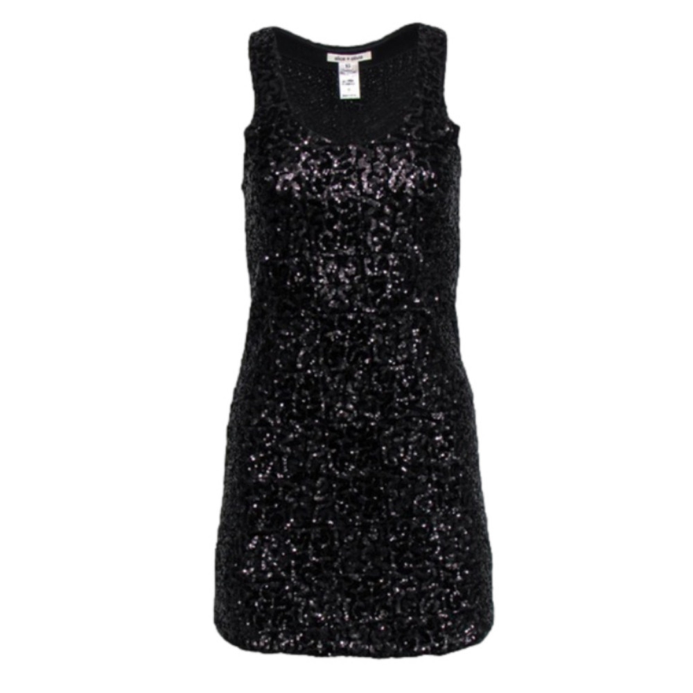 Alice + Olivia
Sequin dress